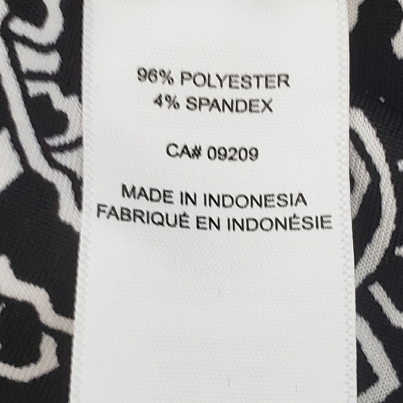 Cleo. Petites. Black & White. Paisley Pattern Dress. - Picture 5 of 5